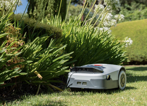 Optimieren Sie die Rasenpflege mit leistungsstarker, kabelloser KI-Innovation